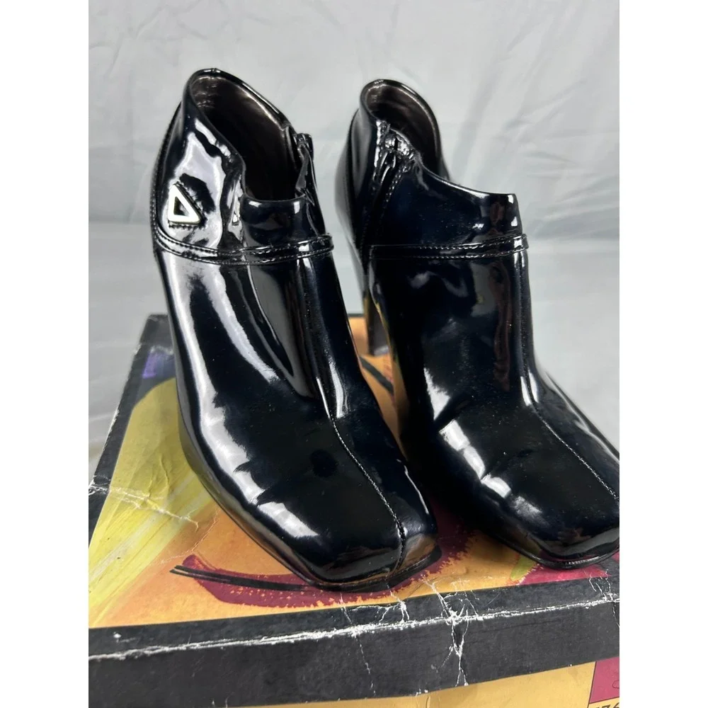 Fioni‎ Womens Ankle Boots Size 6.5 Black Patent Heeled Booties Chic Minimalist